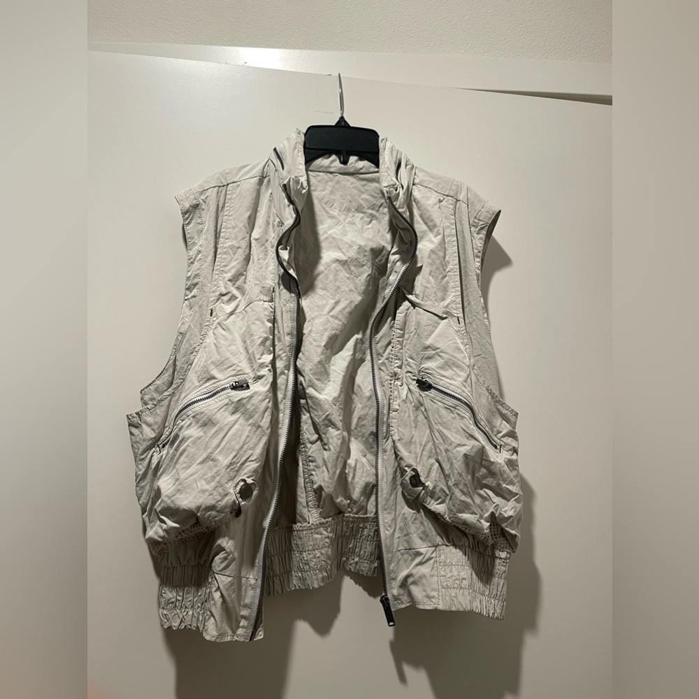 Vest Size Small NWOT